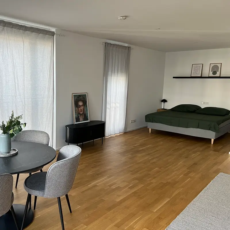 Stuttgart Mitte: Essbereich und Schlafbereich
